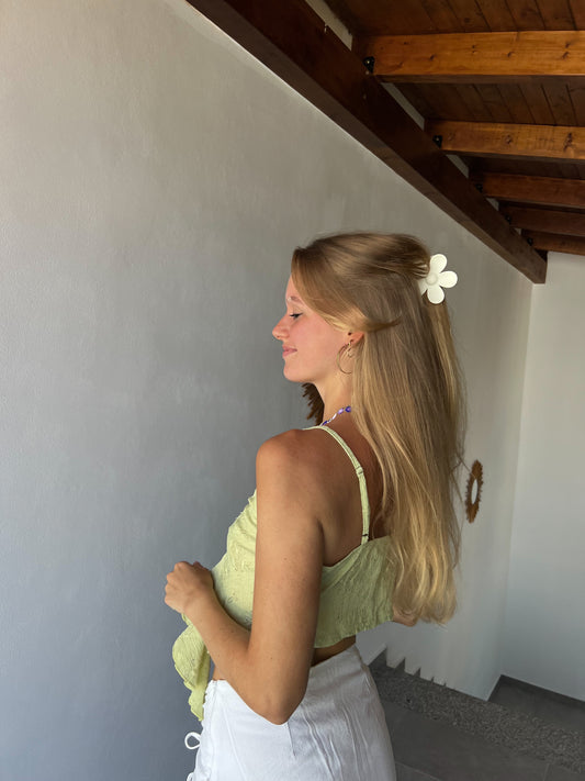 White Flower Mile Clip