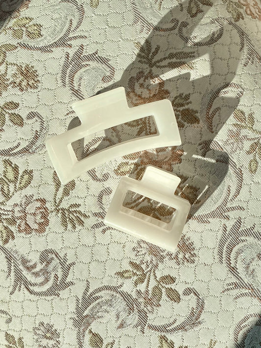 Beige Mile Clip