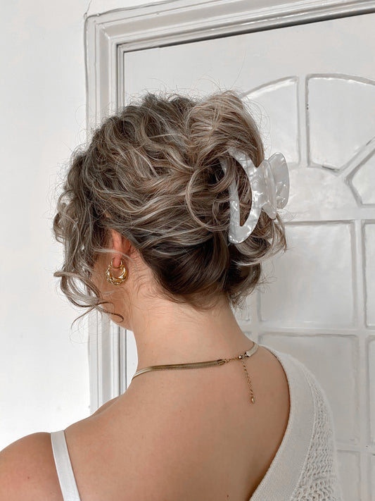 Classy Pearl Clip Long